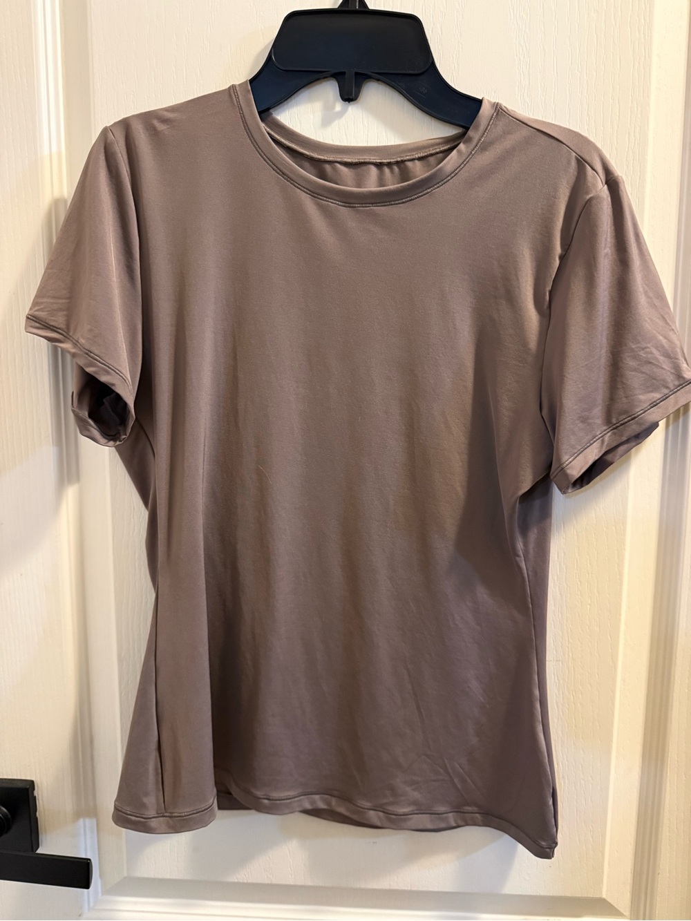 GapBody Second Skin Tee in 'Plymouth Rock' (Taupe/Brown) 🤎